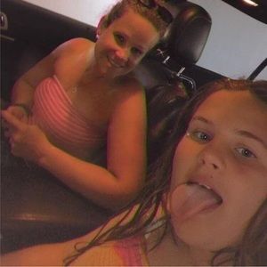 Meet your Posher, Mia